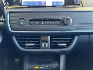 FORD Tourneo Courier usata, con Sensori di parcheggio anteriori