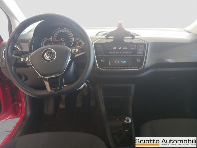 VOLKSWAGEN up! usata, con Autoradio digitale