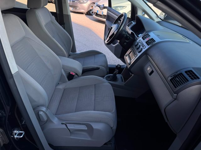 VOLKSWAGEN Touran usata, con Sensori di parcheggio posteriori