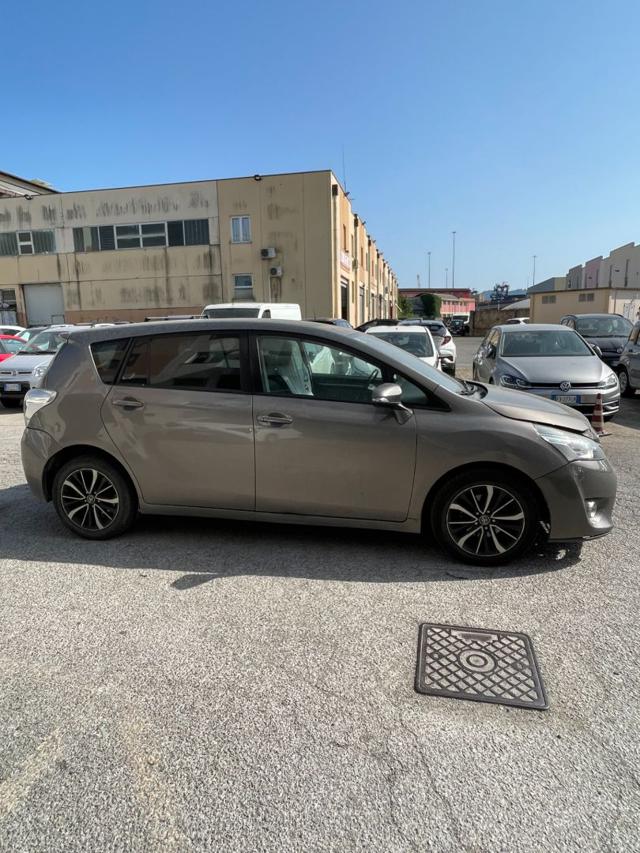TOYOTA Verso usata, con Airbag laterali
