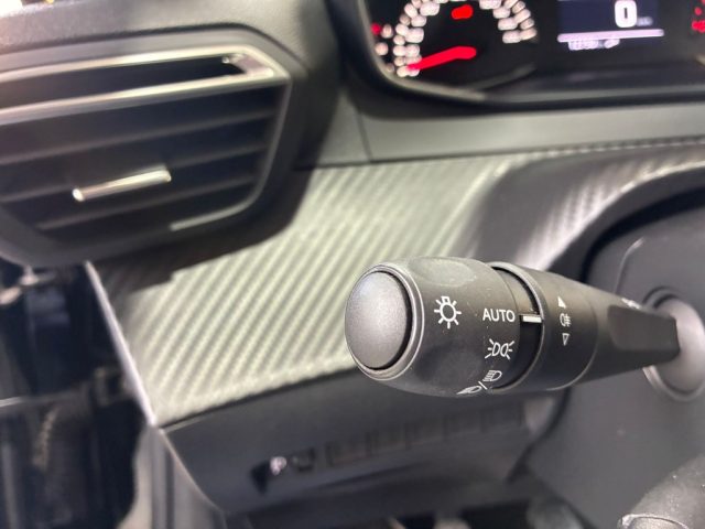 PEUGEOT 208 usata, con USB