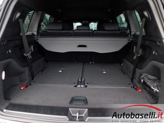 MERCEDES-BENZ GLB 200 usata, con Sistema di parcheggio automatico