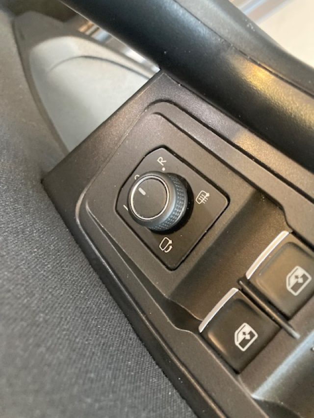 VOLKSWAGEN T-Roc usata, con Controllo trazione