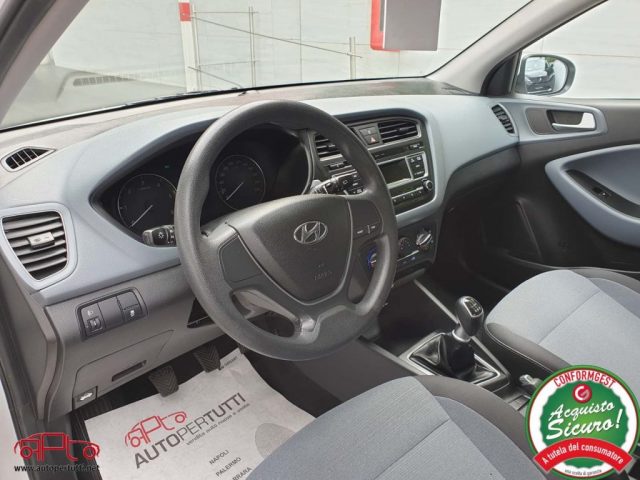 HYUNDAI i20 usata, con Chiusura centralizzata