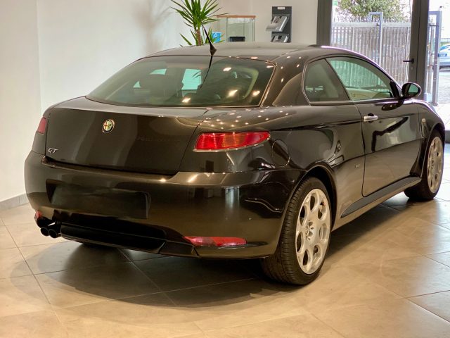 ALFA ROMEO GT usata, con Autoradio