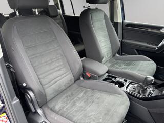 VOLKSWAGEN Touran usata, con Park Distance Control