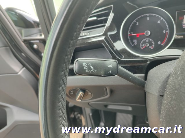 VOLKSWAGEN Touran usata, con Frenata d