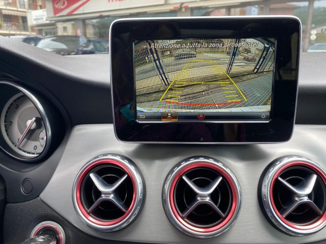 MERCEDES-BENZ GLA 200 usata, con Telecamera per parcheggio assistito