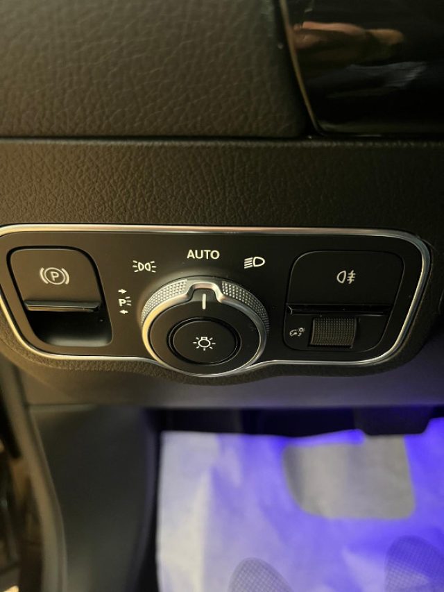 MERCEDES-BENZ GLA 200 usata, con USB
