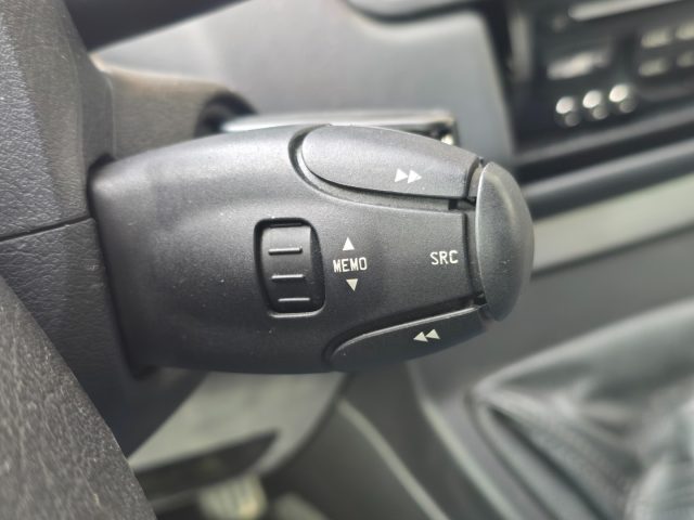 PEUGEOT 807 usata, con Sensori di parcheggio posteriori