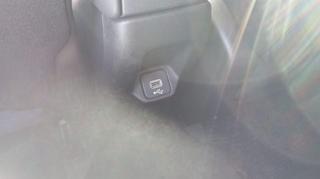 JEEP Renegade usata, con USB