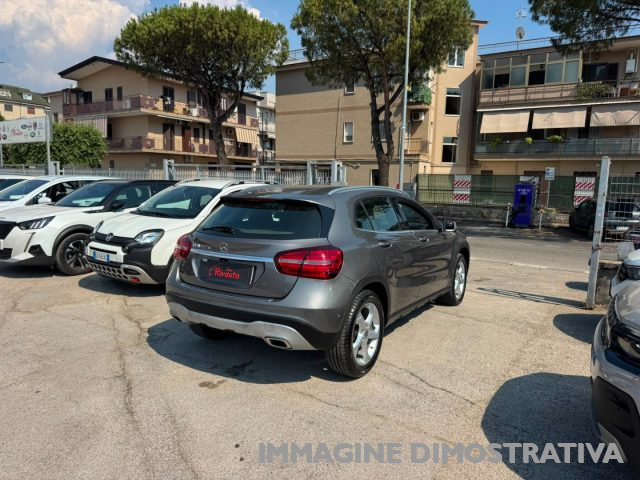 MERCEDES-BENZ GLA 200 usata, con Climatizzatore