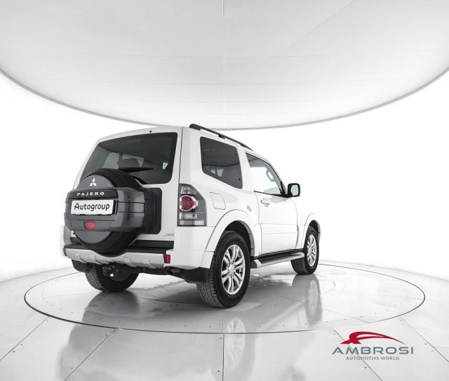 MITSUBISHI Pajero usata 2