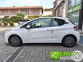 PEUGEOT 208 usata, con Volante in pelle