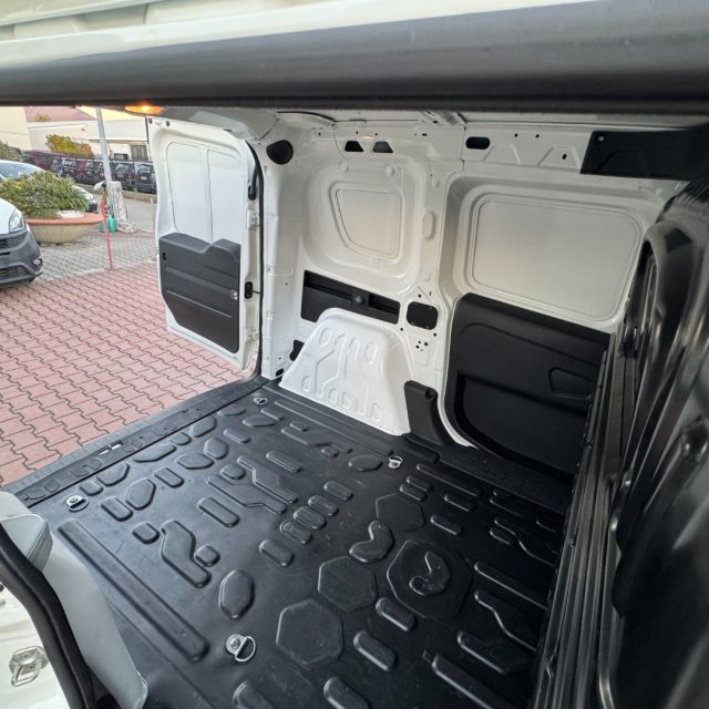 FIAT Doblo usata, con Volante multifunzione
