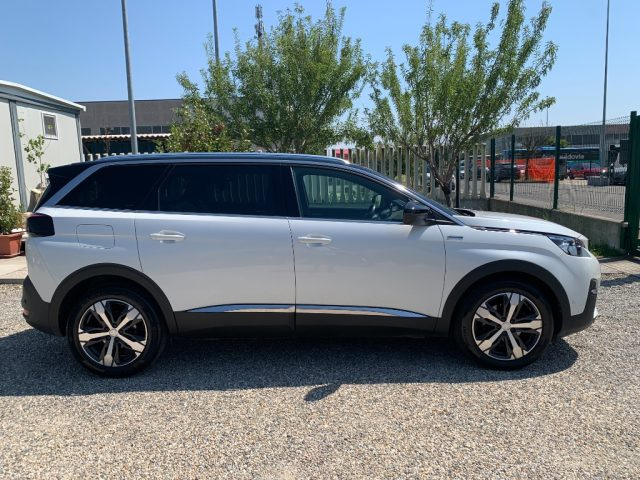 PEUGEOT 5008 usata, con Autoradio