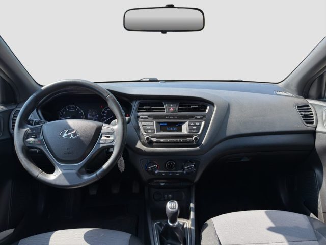 HYUNDAI i20 usata 11