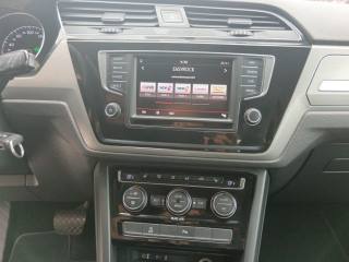VOLKSWAGEN Touran usata, con Touch screen