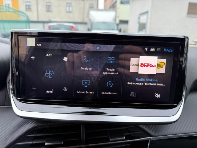 PEUGEOT 2008 usata, con Sensori di parcheggio posteriori