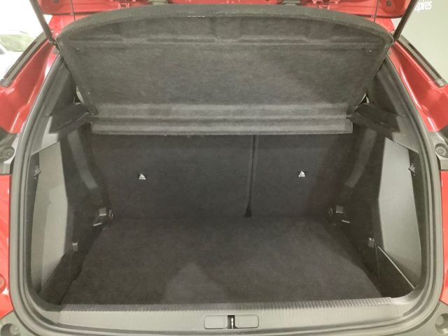 PEUGEOT 2008 usata, con Sedile posteriore sdoppiato