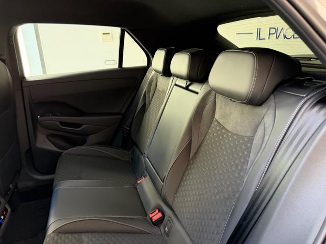 VOLKSWAGEN T-Roc usata, con Sedile posteriore sdoppiato