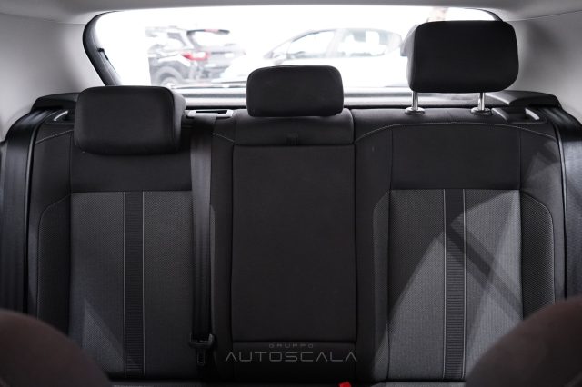 VOLKSWAGEN T-Roc usata, con Frenata d