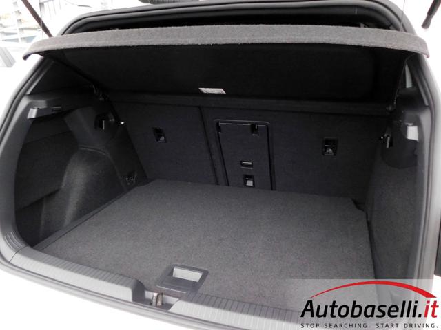 VOLKSWAGEN Golf usata, con Schermo multifunzione interamente digitale