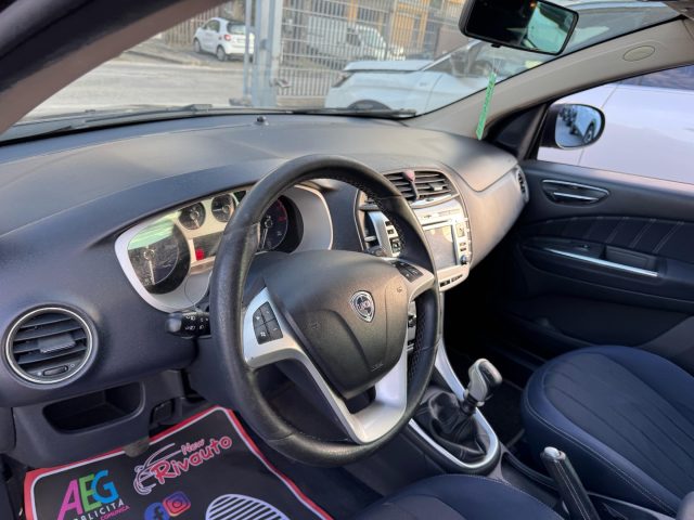 LANCIA Delta usata, con Controllo automatico clima