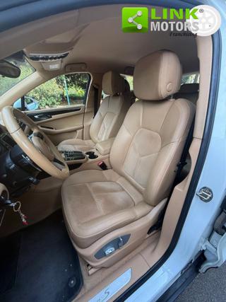 PORSCHE Macan usata, con Sedile posteriore sdoppiato
