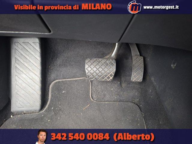 VOLKSWAGEN T-Roc usata, con USB