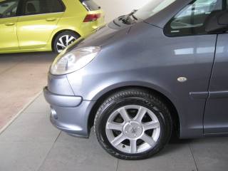 PEUGEOT 1007 usata, con Lettore CD