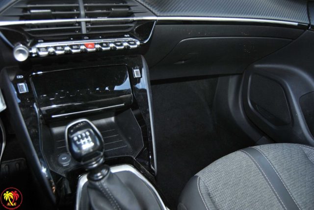 PEUGEOT 2008 usata, con Airbag laterali
