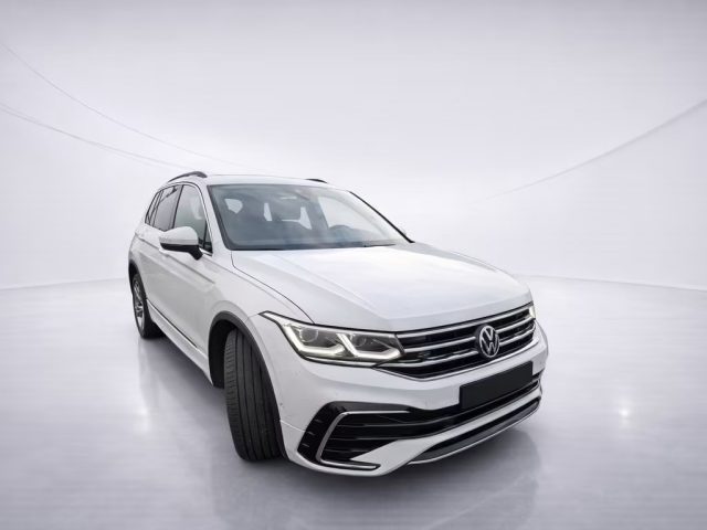 VOLKSWAGEN Tiguan usata, con Airbag laterali