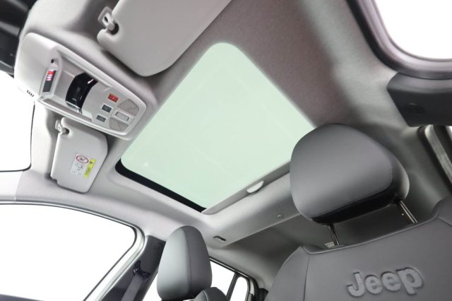 JEEP Avenger usata 18