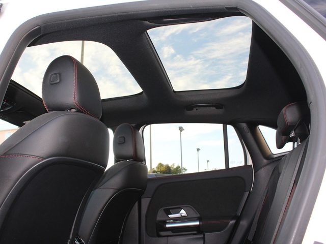 MERCEDES-BENZ GLA 200 usata, con USB