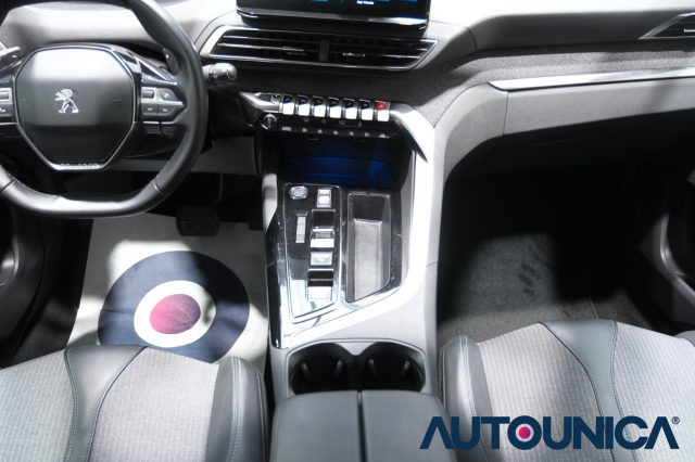 PEUGEOT 3008 usata, con Telecamera per parcheggio assistito