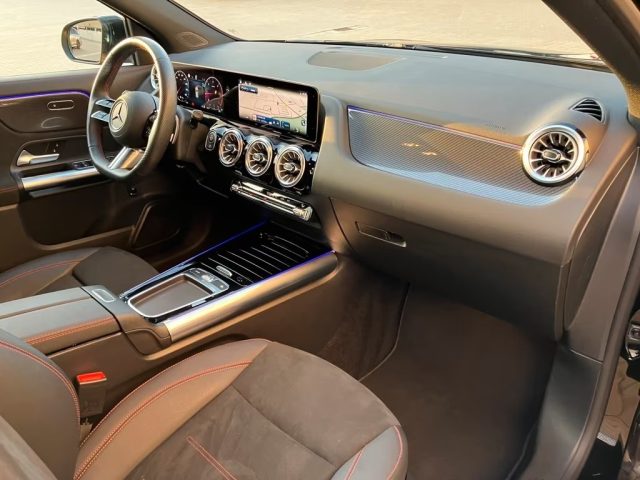 MERCEDES-BENZ GLA 180 usata, con Alzacristalli elettrici