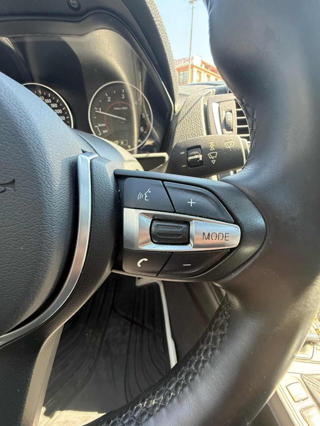 BMW 118 usata, con Bluetooth