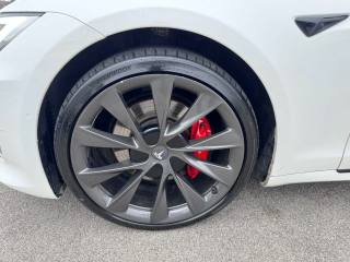 TESLA Model S usata, con USB