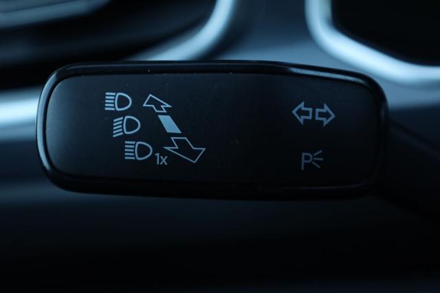 VOLKSWAGEN T-Roc usata, con USB