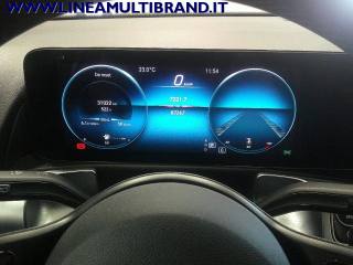 MERCEDES-BENZ GLB 180 usata, con Controllo trazione