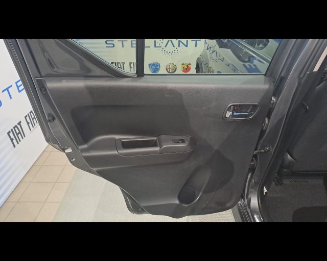 SUZUKI Ignis usata, con Frenata d