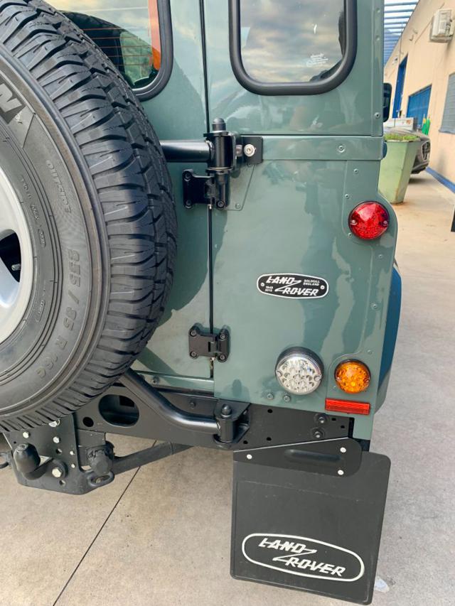 LAND ROVER Defender usata, con Servosterzo