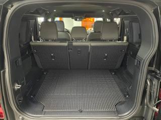 LAND ROVER Defender usata, con Touch screen