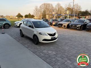 LANCIA Ypsilon usata, con Autoradio