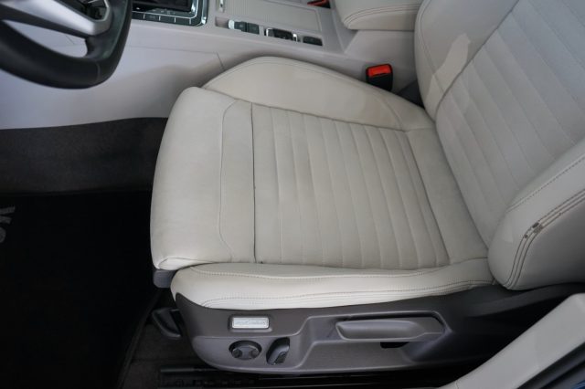 VOLKSWAGEN Passat Variant usata, con Specchietti laterali elettrici