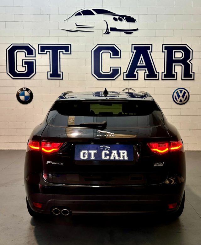 JAGUAR F-Pace usata, con Boardcomputer