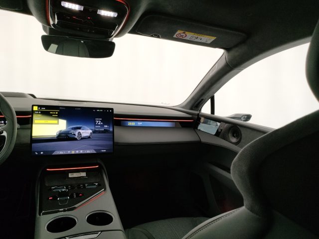 LOTUS Emeya usata, con Fari LED