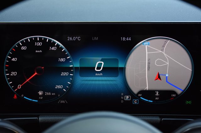 MERCEDES-BENZ GLA 200 usata, con Vivavoce