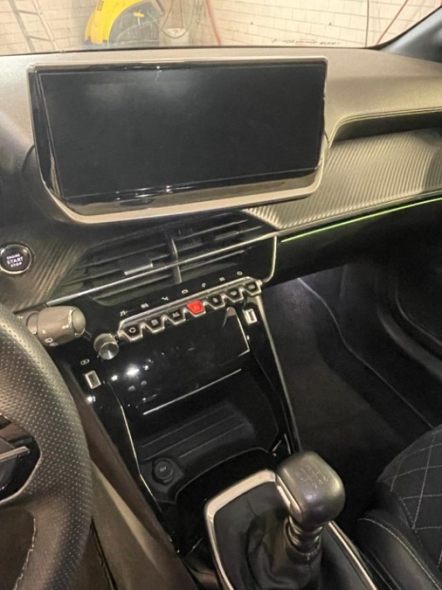 PEUGEOT 208 usata, con Cerchi in lega